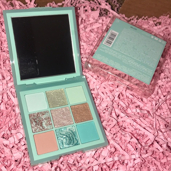 HUDA BEAUTY Makeup Shutting Down Sale Pastels Mint Bag Brush Set